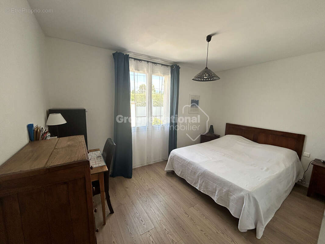 Maison de plain-pied 3 chambres + annexe sur parcelle arborée de 876 m² avec piscine et garage - Carpentras - photo 10