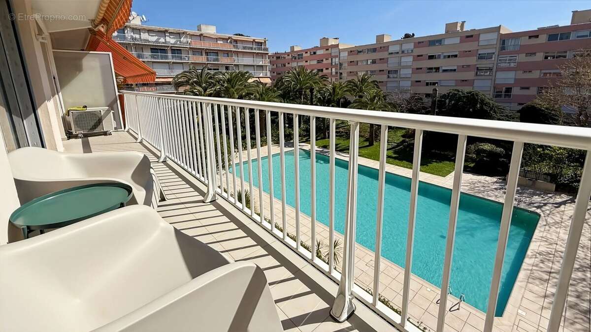 Appartement à VALLAURIS