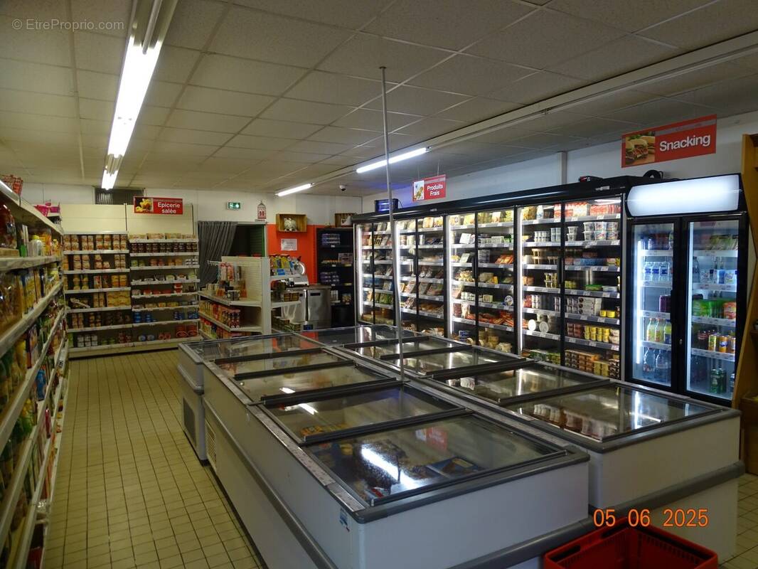 MAGASIN DE 120 M2 - Autre à ALENCON