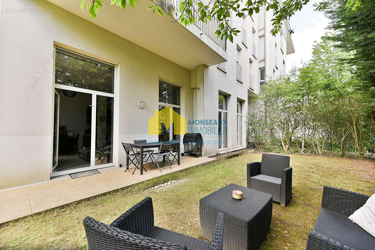 Appartement à SAINTE-GENEVIEVE-DES-BOIS