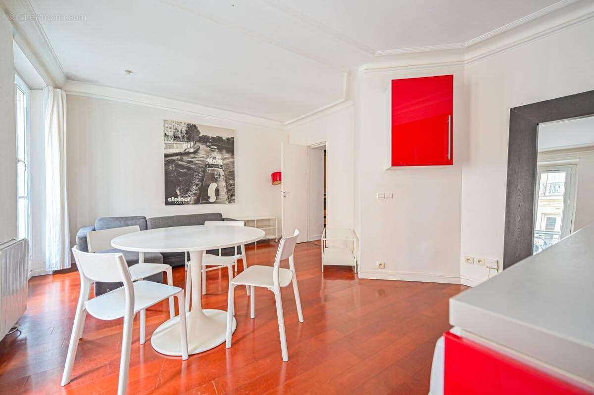 Appartement à PARIS-17E