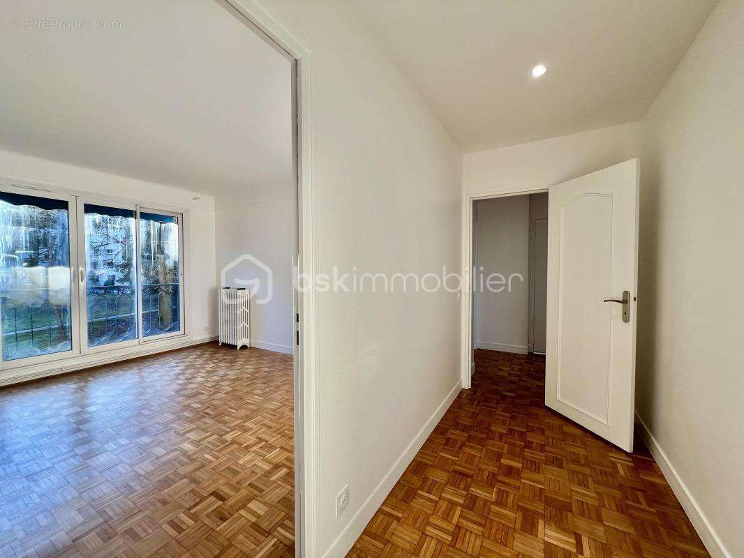 Appartement à VILLE-D'AVRAY