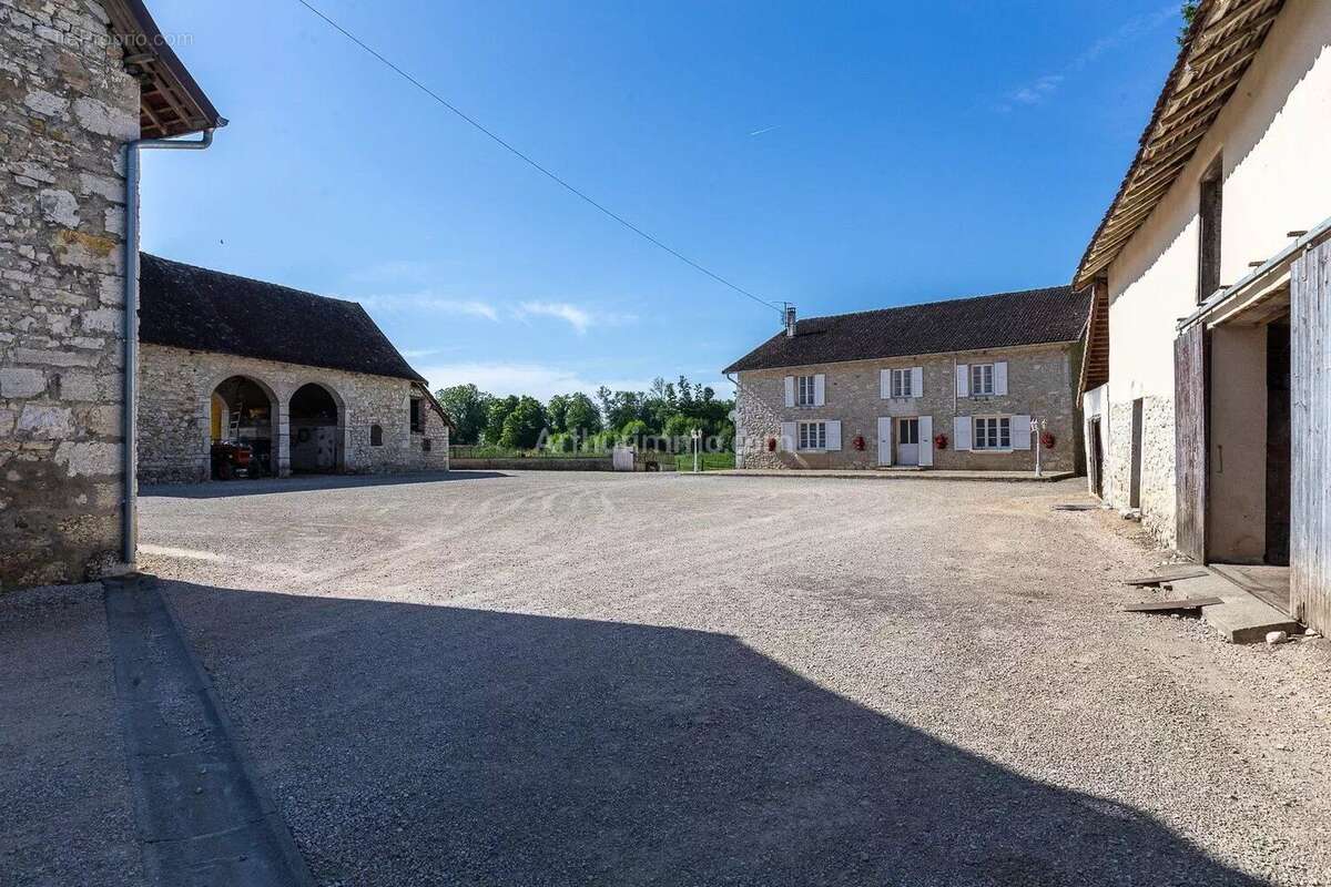 Maison à LE BOUCHAGE