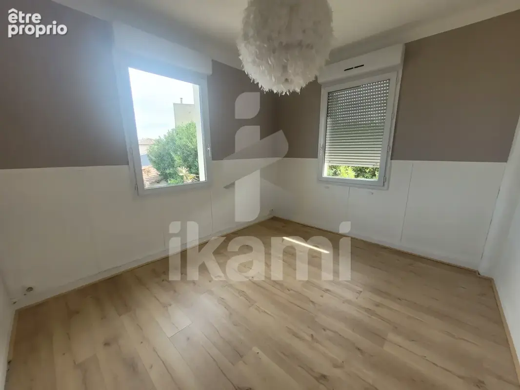 Maison - 85 m2 - 5 pièces - avec piscine et dépendances - photo 8