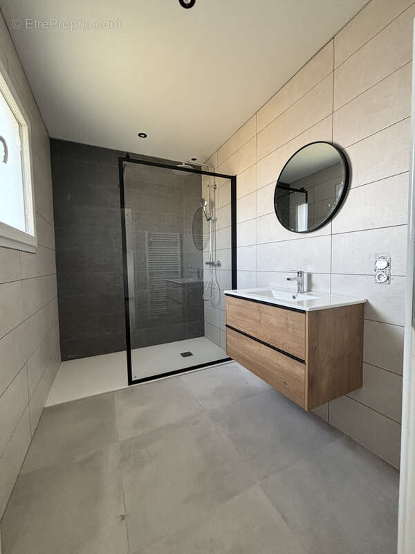 Appartement à COGNAT-LYONNE