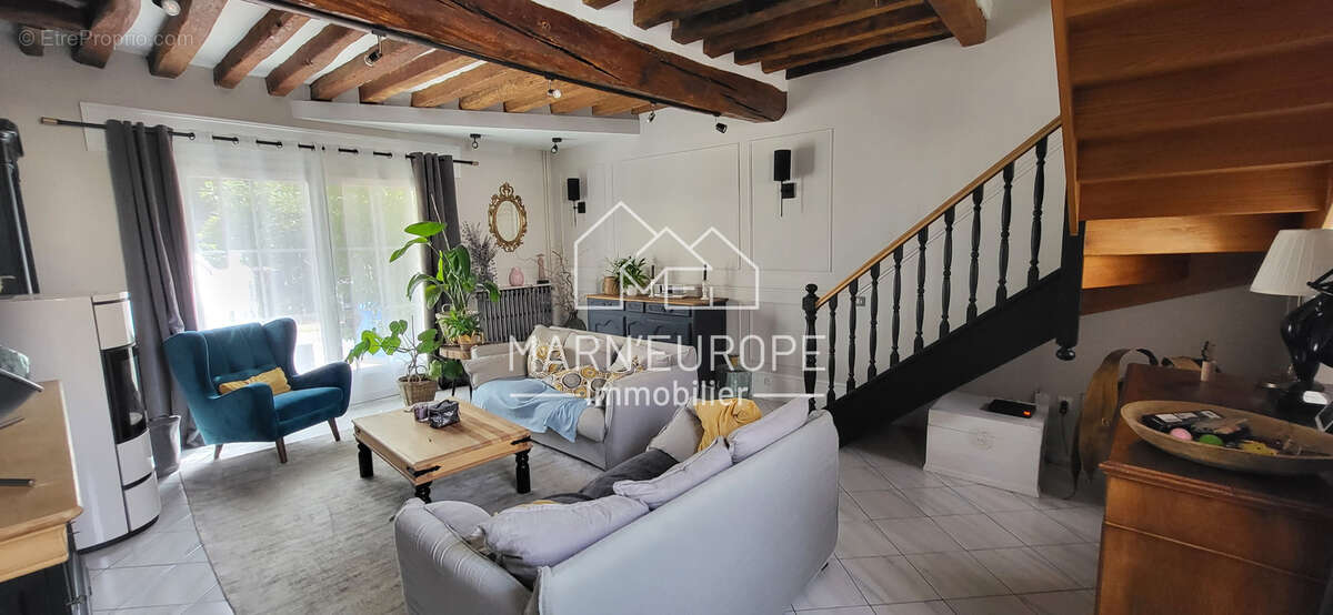 Maison familiale de caractère   208,20 m2 habitables avec jardin et dépendance - photo 2