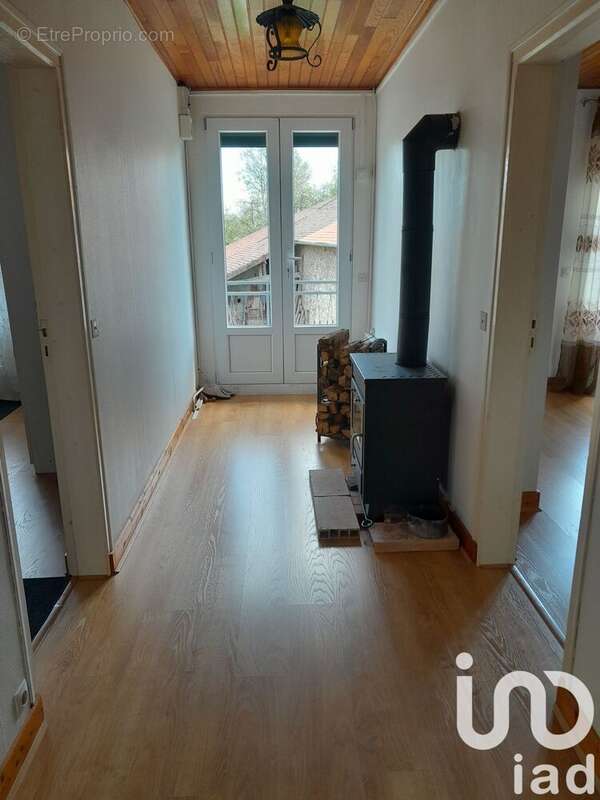 Photo 8 - Maison à LA CHAPELLE-MONTBRANDEIX