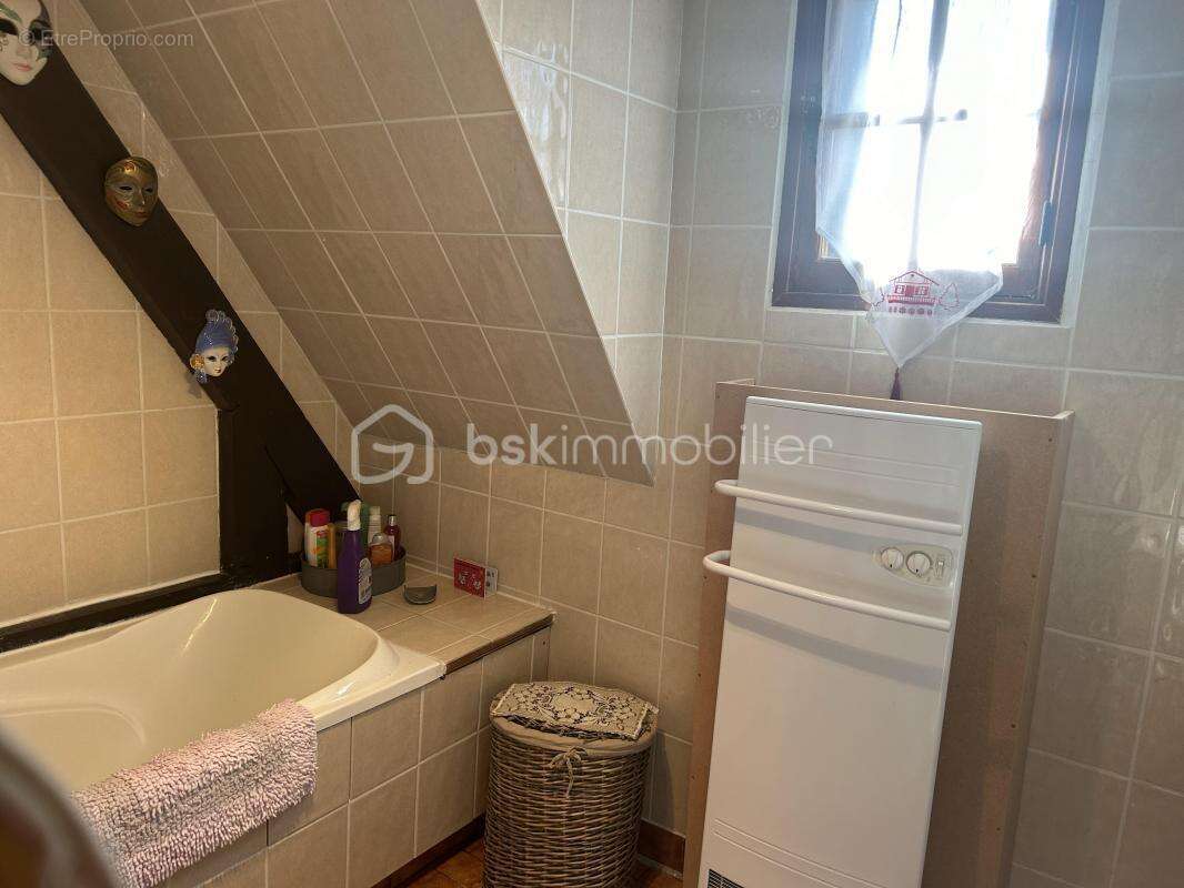 Maison à BONNEVILLE-LA-LOUVET