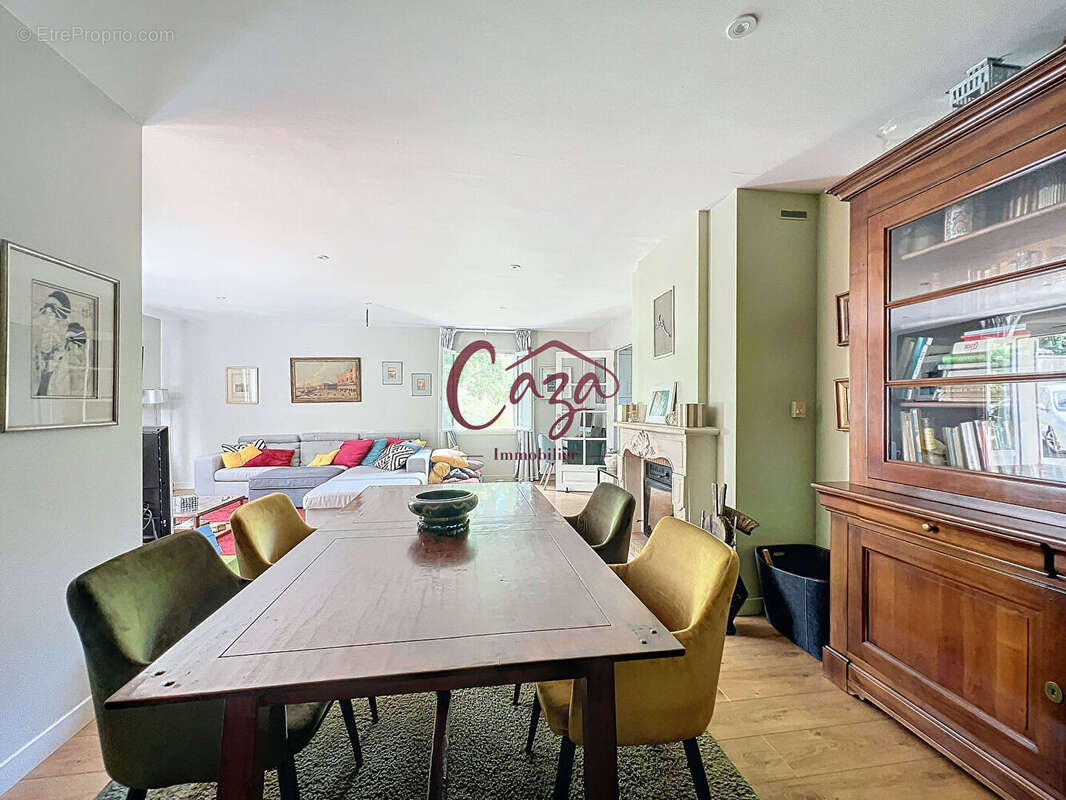 Maison à FARGUES-SAINT-HILAIRE