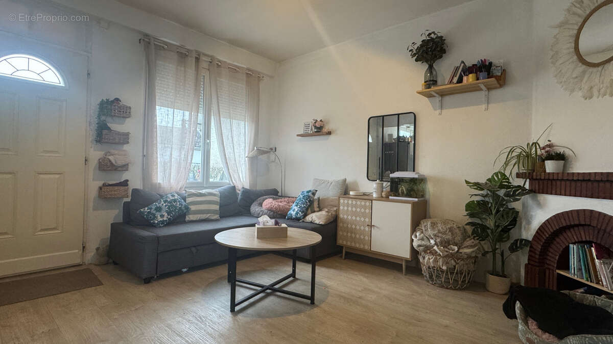 Maison à SAINTE-BAZEILLE