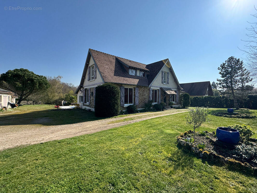 Maison à SAINT-REMY-L'HONORE
