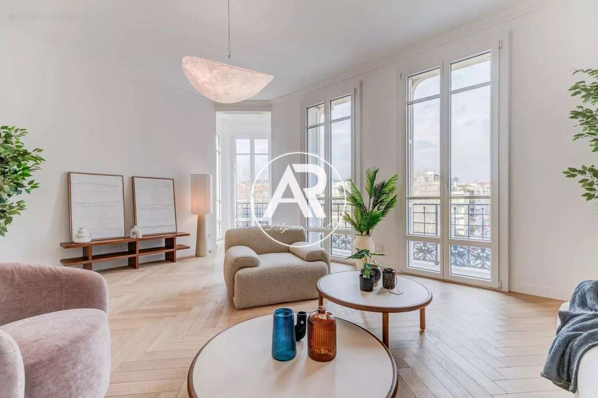NICE – CARRÉ D’OR  Superbe bourgeois - 4 pièces avec balcon - photo 2