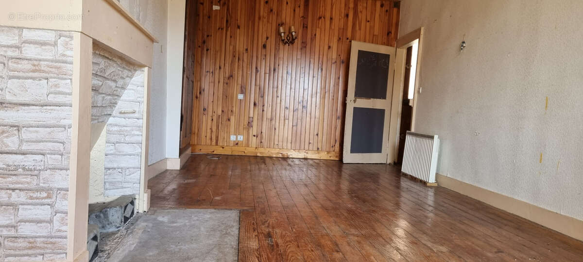 Maison à SAINT-JEAN-DE-LA-PORTE