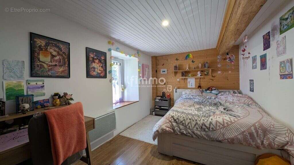 Maison à VILLARDEBELLE