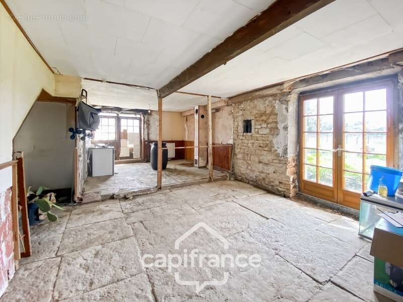 Maison en pierres à vendre -  5 pièces VERCIA (39) - 1309m² de terrain - Capifrance - Jérôme CESARIO - photo 15