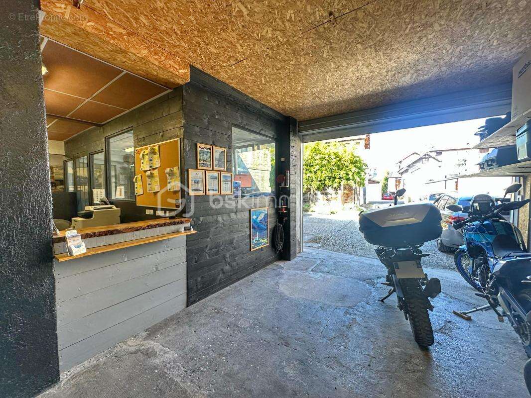 Commerce à AIX-LES-BAINS