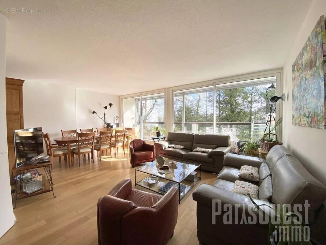 Appartement à VILLE-D'AVRAY