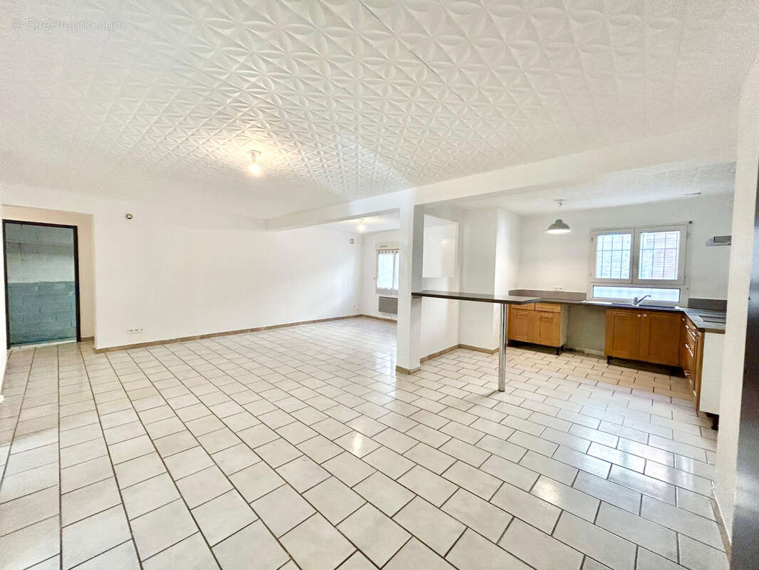 Appartement à TROUILLAS