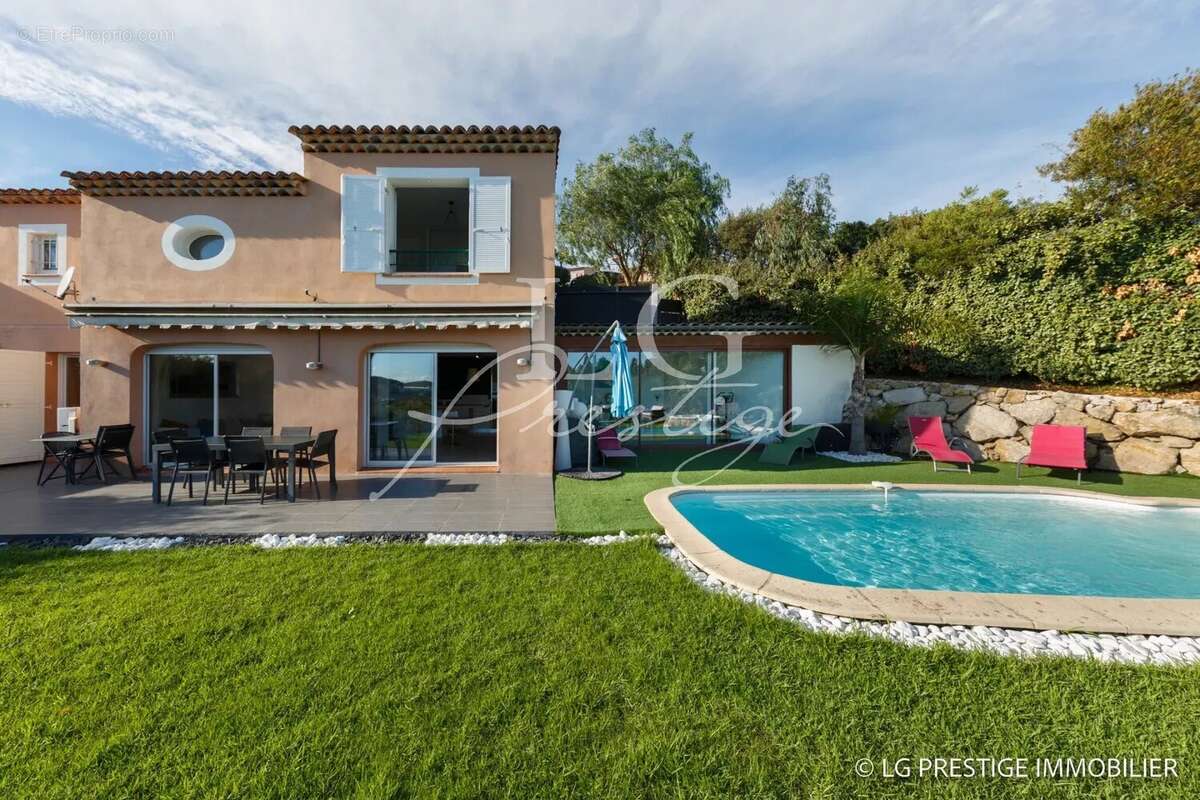 Maison à MANDELIEU-LA-NAPOULE