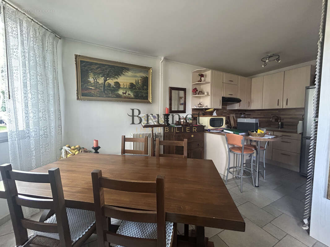 Appartement à SAINT-MAUR-DES-FOSSES