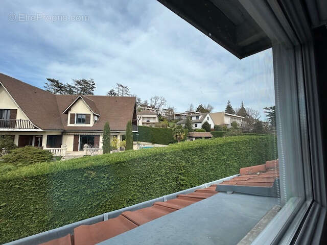 Appartement à SAINT-PRIEST-EN-JAREZ