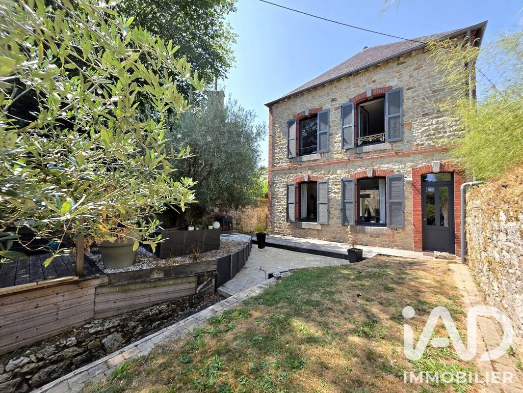 Maison 155 m² à Guingamp  - photo 1