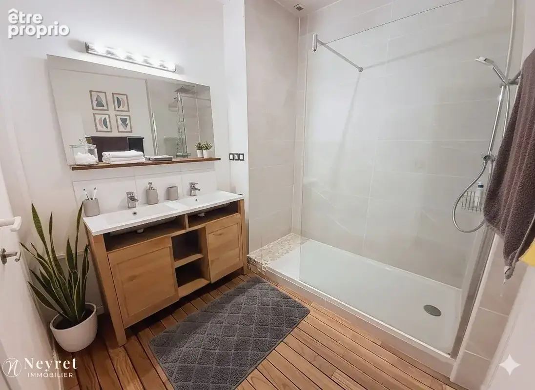 Maison de village de 127m2, 5 chambre en plein cœur de VOURLES - photo 12