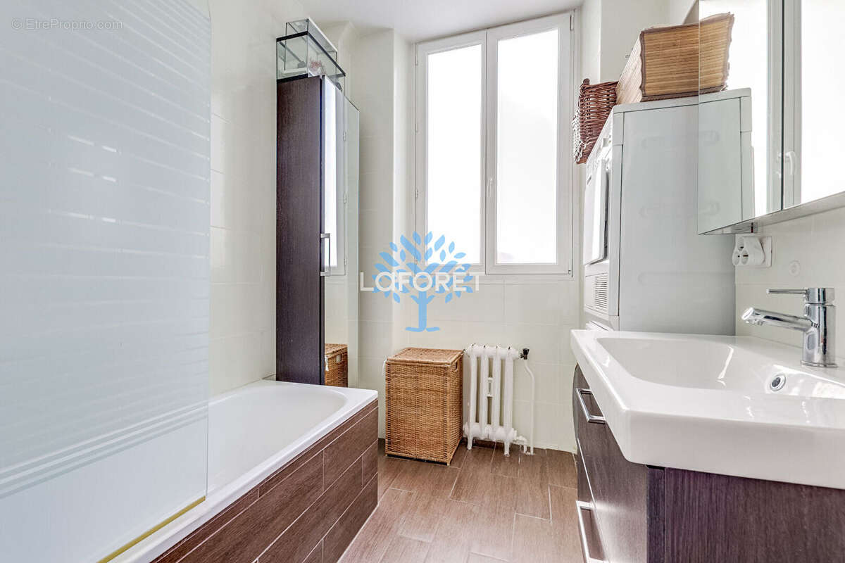 Appartement à PARIS-11E