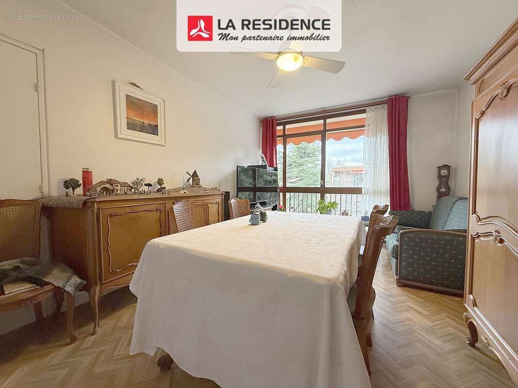 Appartement à VELIZY-VILLACOUBLAY