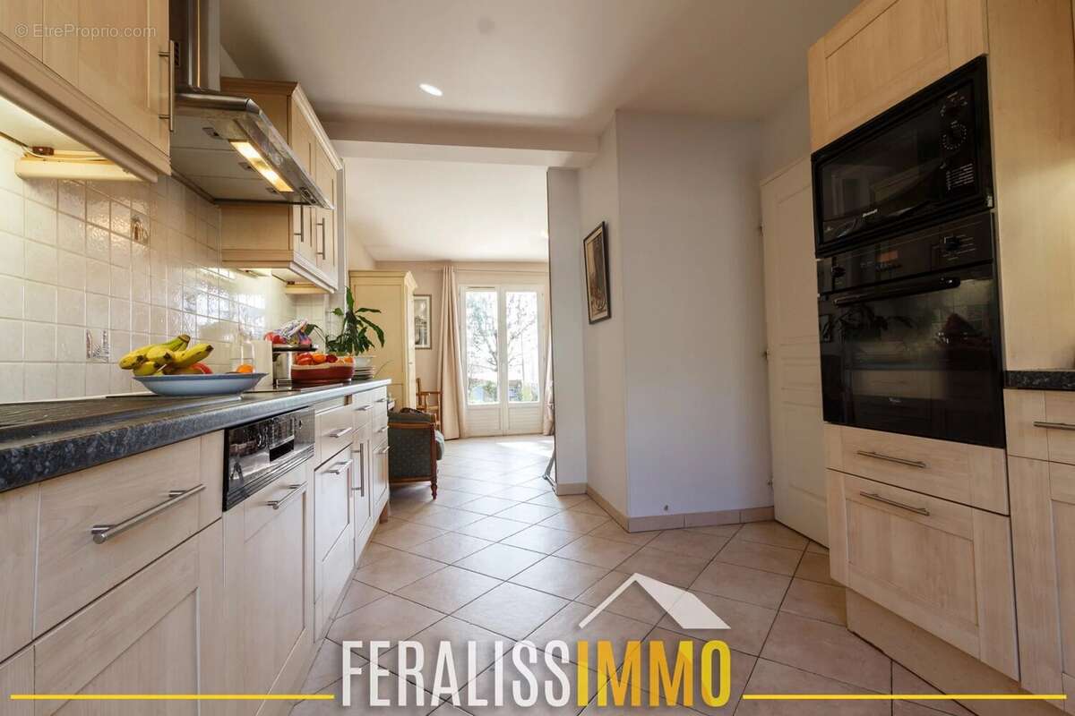 Maison à VAUX-SUR-SEINE