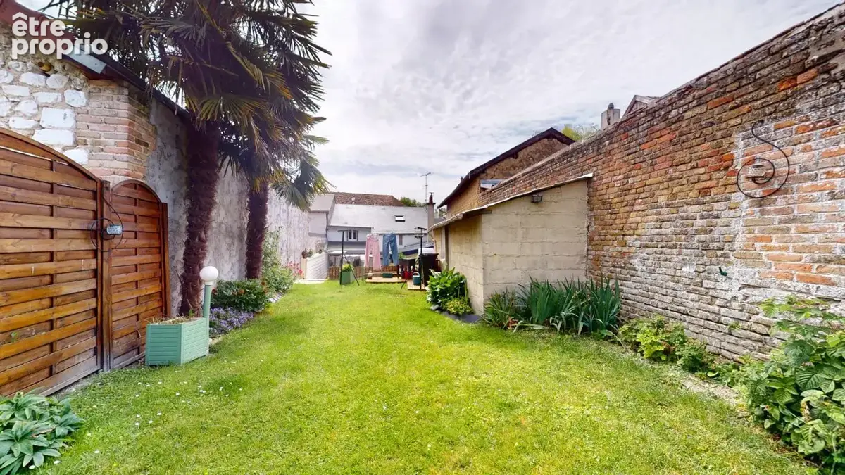 A VENDRE : Maison 6 pièces avec cour et jardin  ( à 20 mins de REIMS via l'autoroute A34) - photo 14