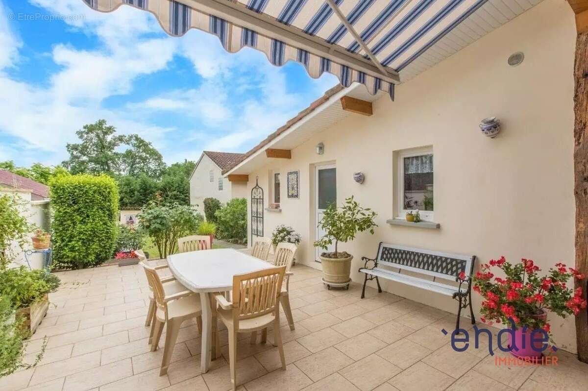 Maison à HAGETMAU