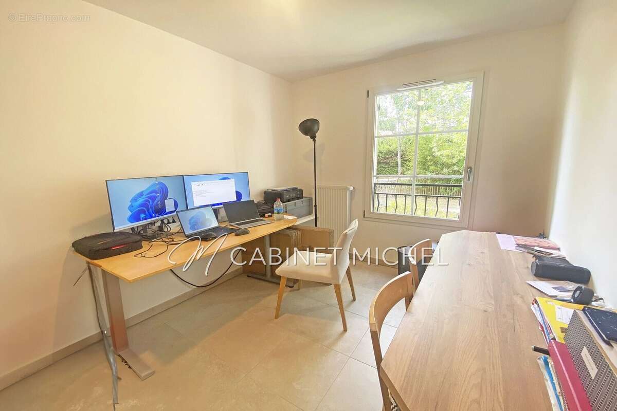 Appartement à ROQUEFORT-LES-PINS