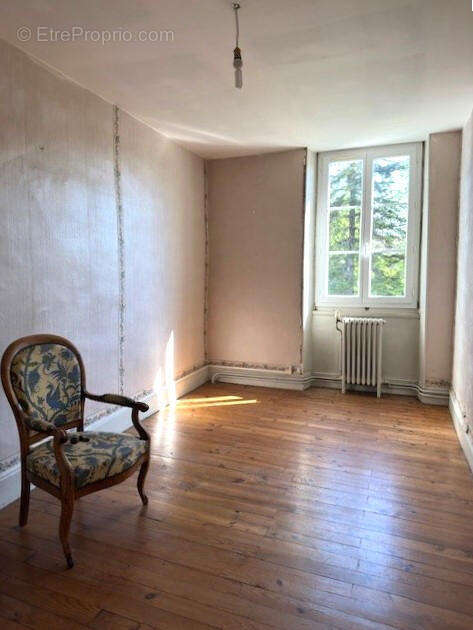 CHAMBRE COULOIR - Maison à VIC-FEZENSAC