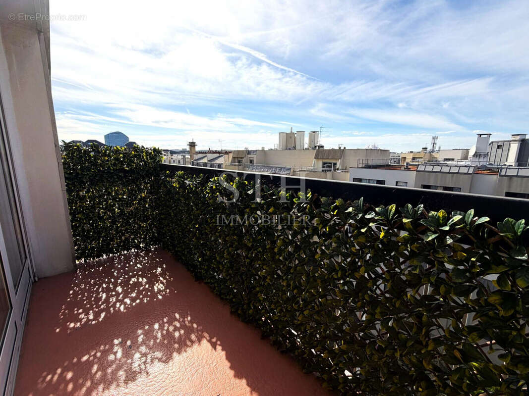 Appartement 110 m² à Paris-15e  - photo 2