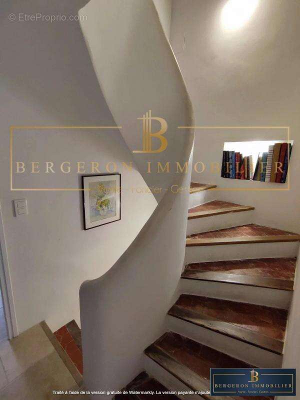 Maison à SAINT-CEZAIRE-SUR-SIAGNE