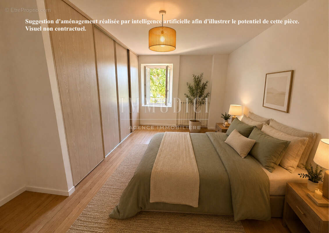 Maison à MOGNENEINS