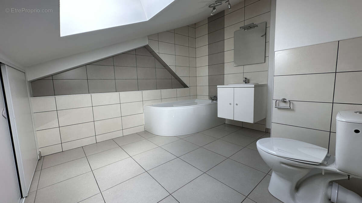 Appartement à L'ARBRESLE