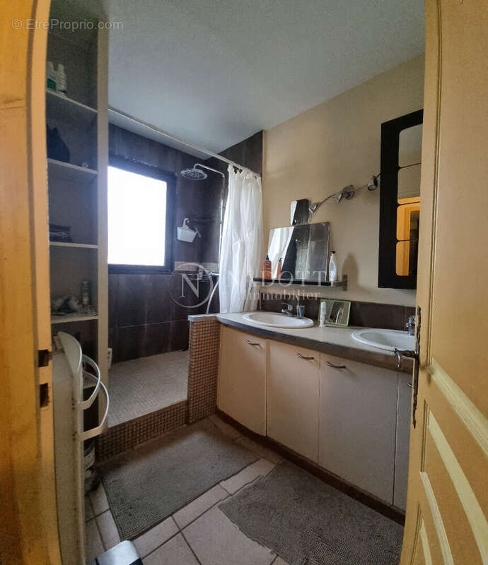 Maison à VILLELAURE