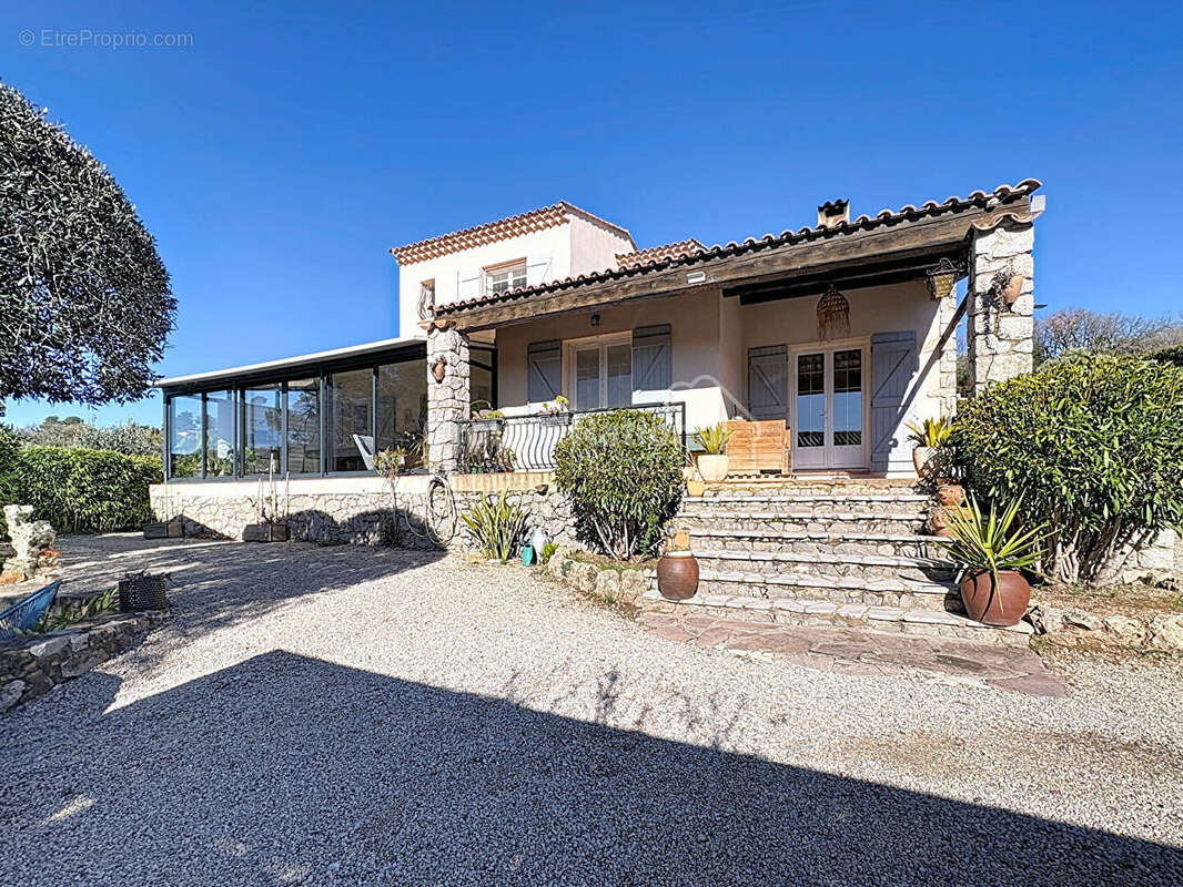 Maison à BAGNOLS-EN-FORET