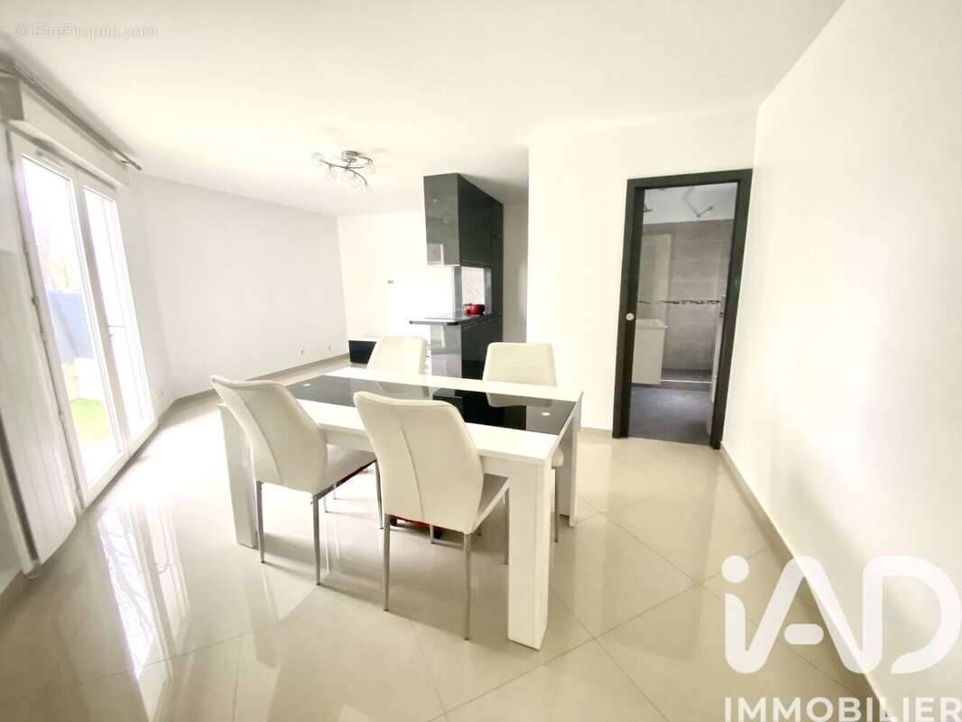 Photo 2 - Appartement à SAVIGNY-SUR-ORGE