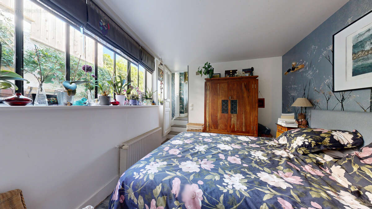 Maison à NEAUPHLE-LE-CHATEAU