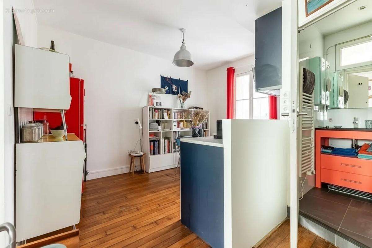 Appartement à PARIS-14E