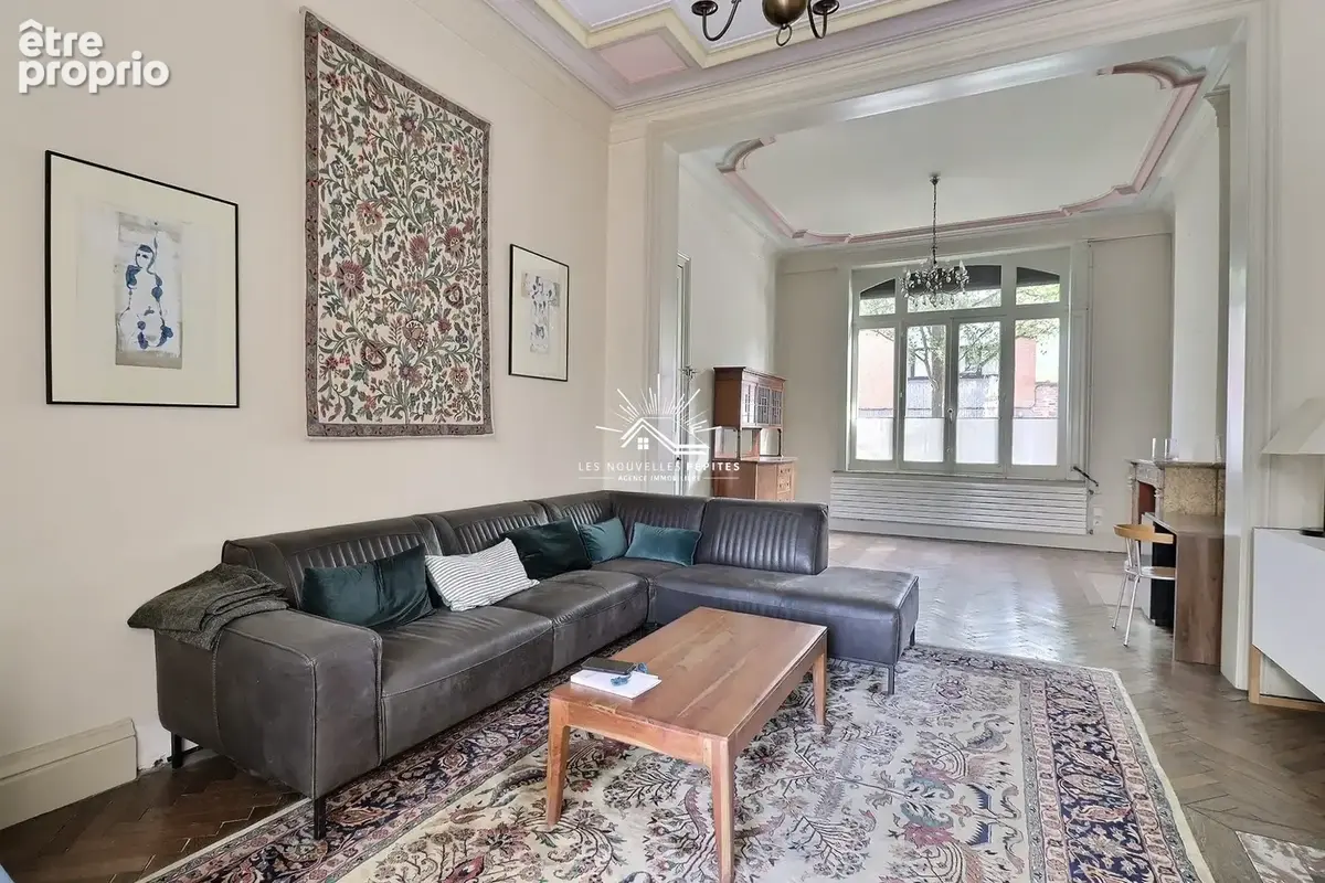 Maison 6 pièces 210 m² à vendre à Croix (59170) - photo 2