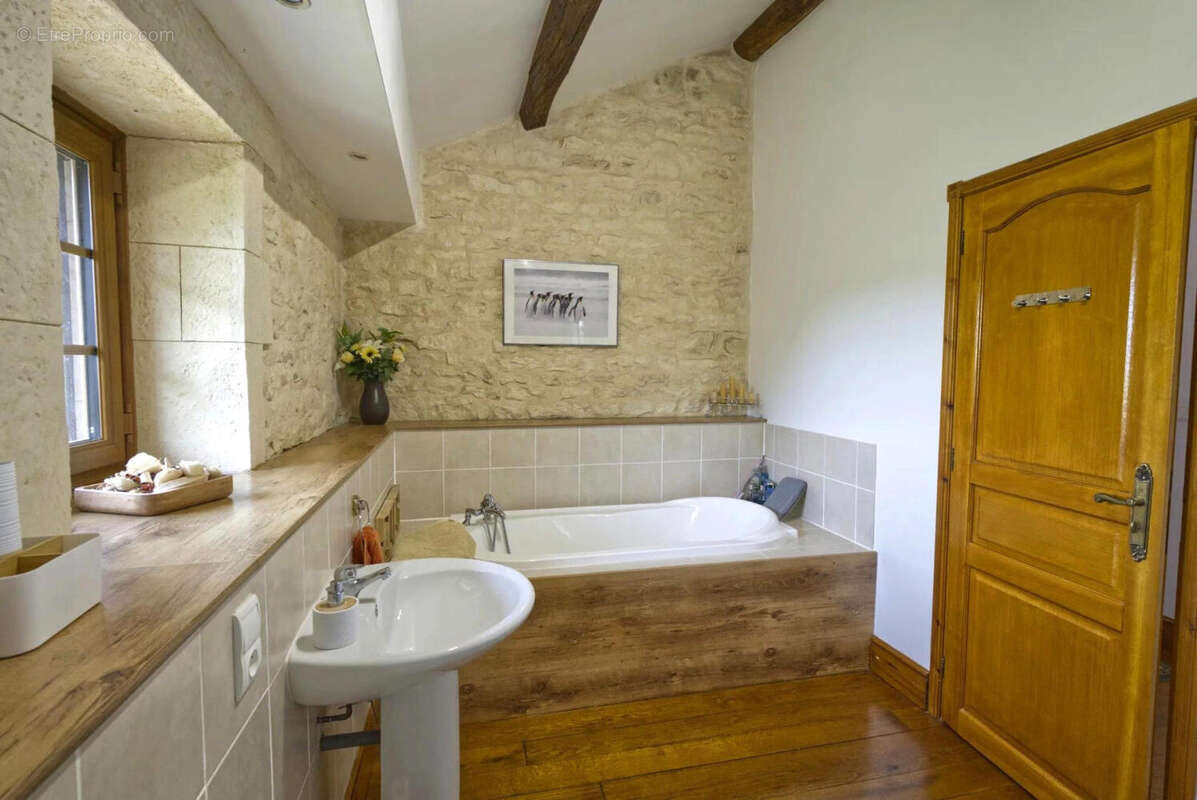 SDB - Maison à LORIGNE