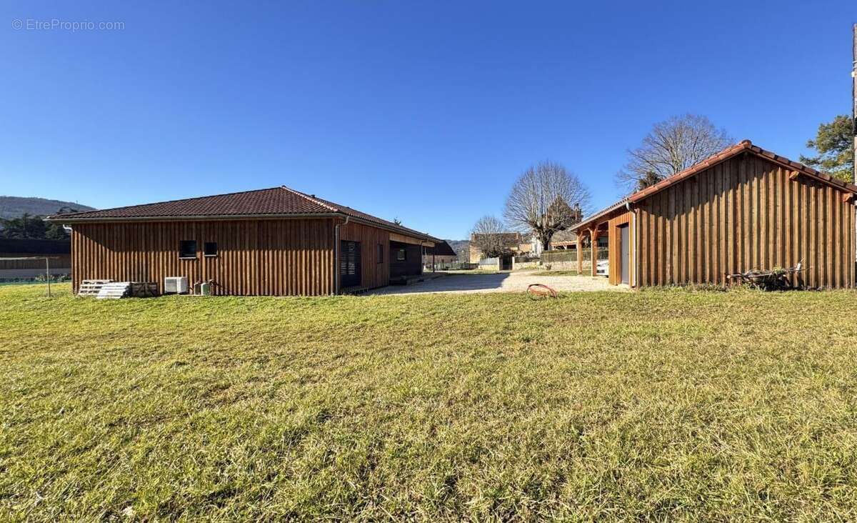 Maison à TOUR-DE-FAURE