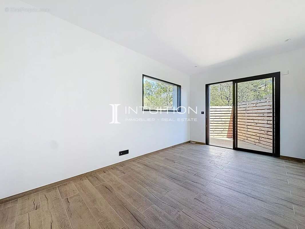 Maison à MOUGINS
