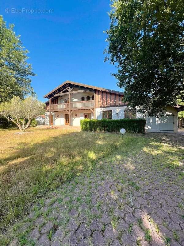 Maison à PARENTIS-EN-BORN