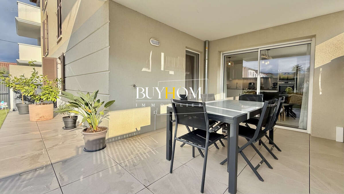 Appartement à LA CRAU