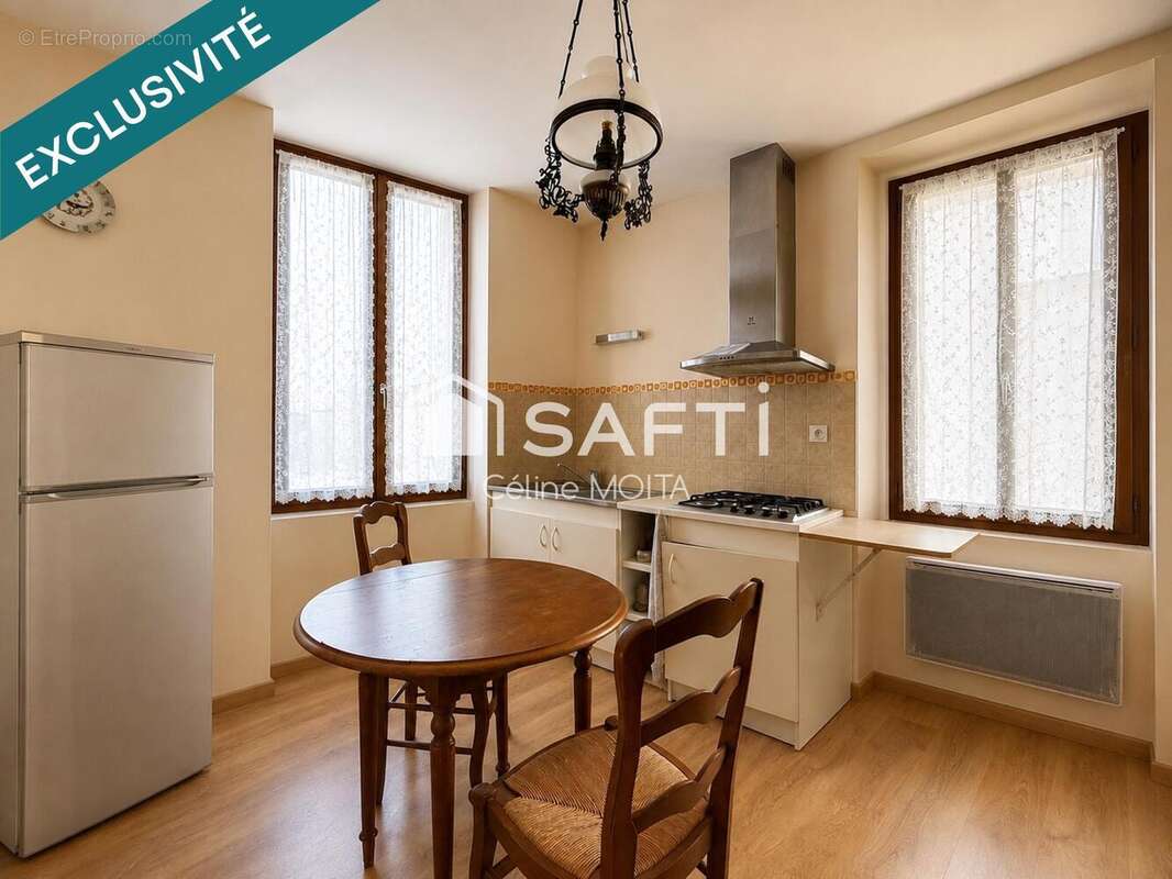 Maison 96 m² à Saint-Etienne-De-Saint-Geoirs  - photo 3